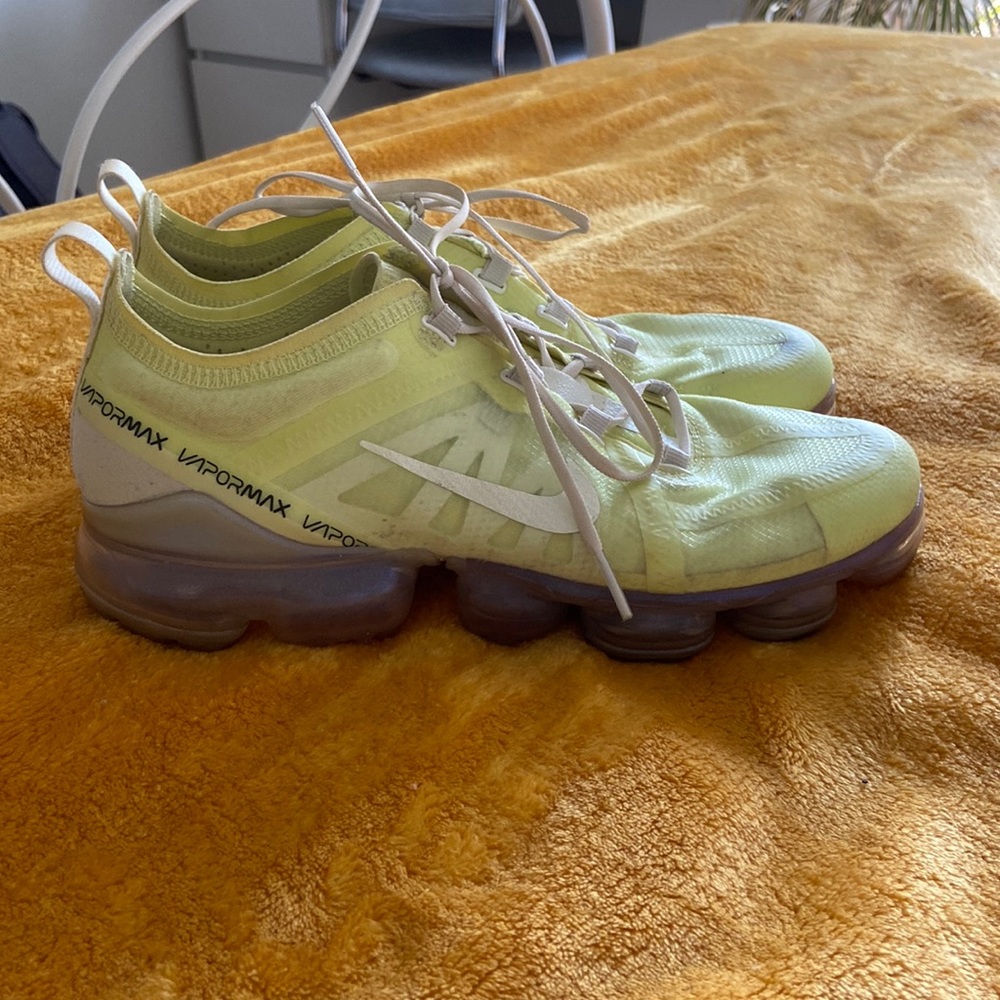 Nike vapormax women’s shoes